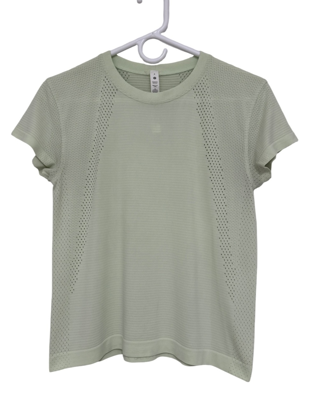 Lululemon Train to Be Short-sleeve Athletic Shirt Women’s 6 Light Green